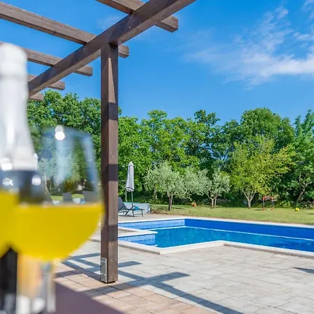 Family Friendly With Pool And Garden Villa