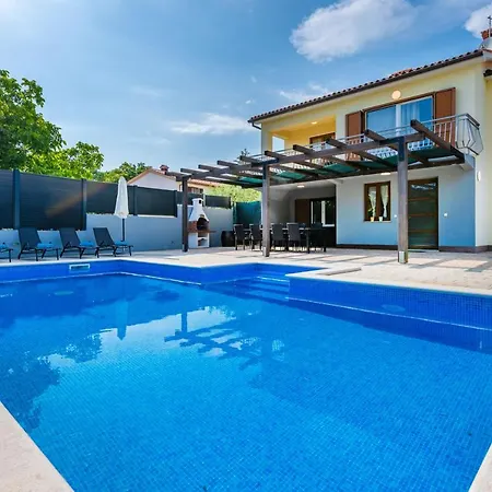 别墅 Family Friendly With Pool And Garden 拉宾