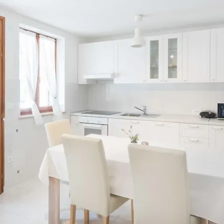 Family Friendly With Pool And Garden *