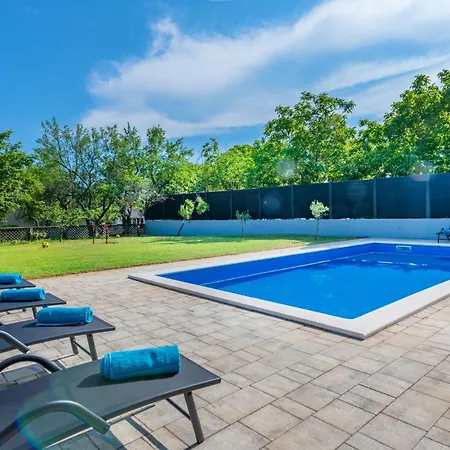 Villa Family Friendly With Pool And Garden Labin (Istria)
