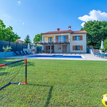 Family Friendly With Pool And Garden * Labin (Istria)